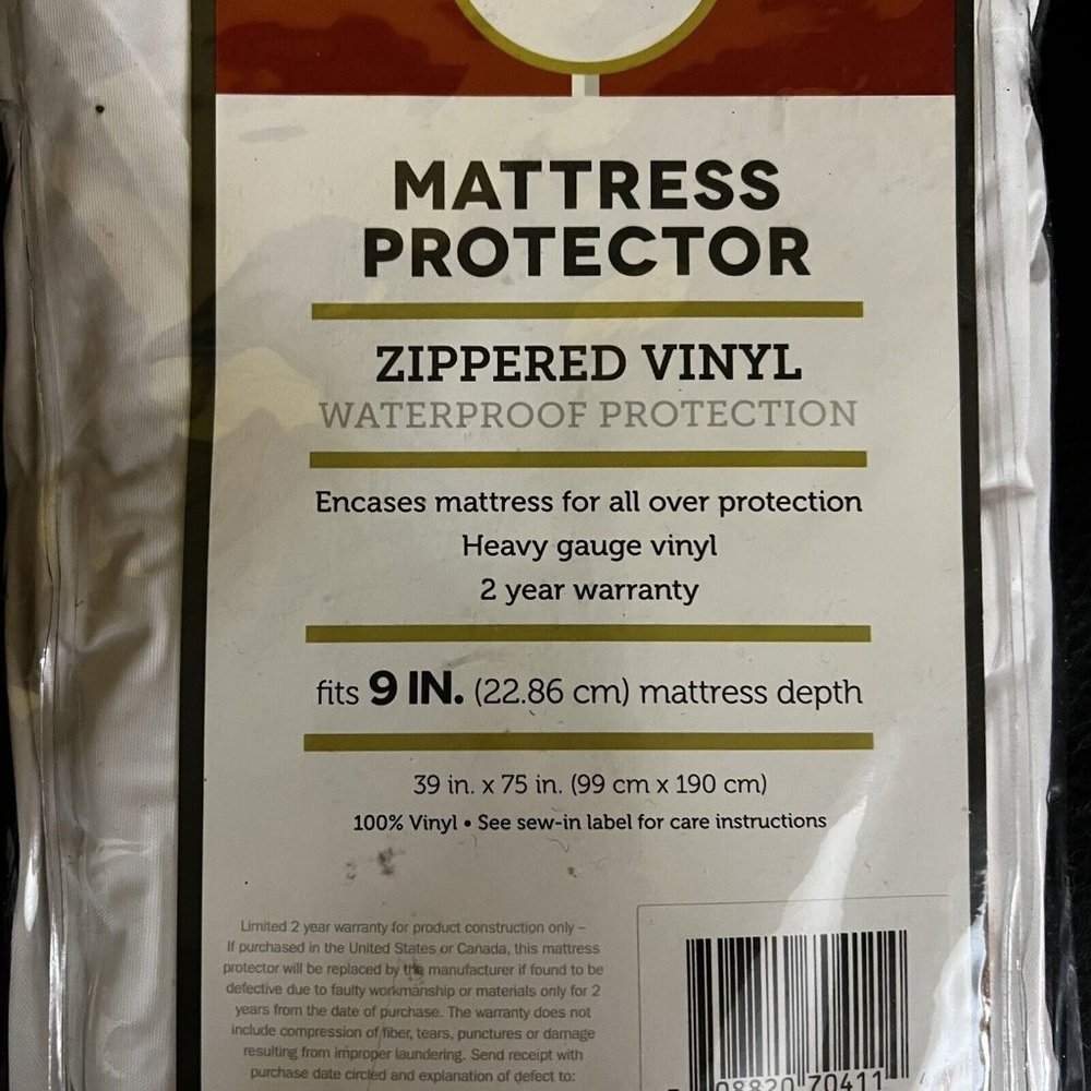 Twin Zippered Vinyl Mattress Protector Fitted Twin 39x75x9 New Read